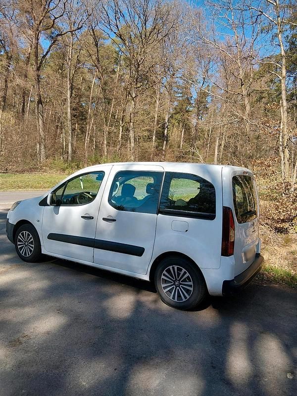 Gebraucht Peugeot TePee 92 PS (67 kW) 2013 Weiß Kombi