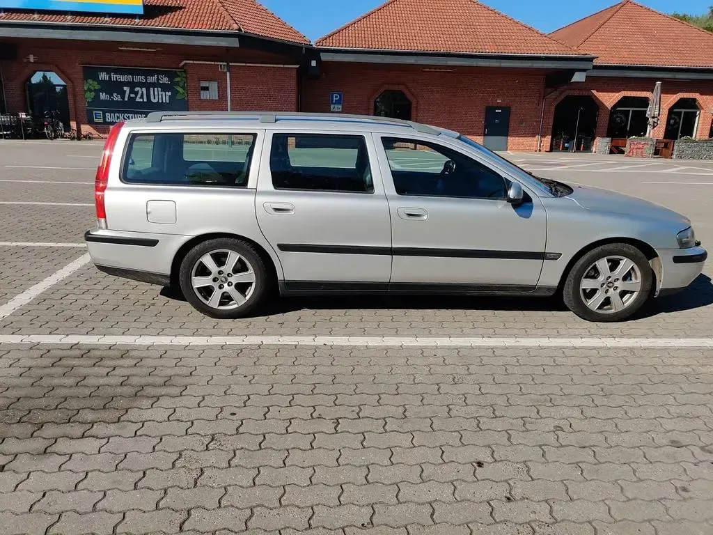 Gebraucht Volvo V70 200 PS (147 kW) 2000 Silber Kombi
