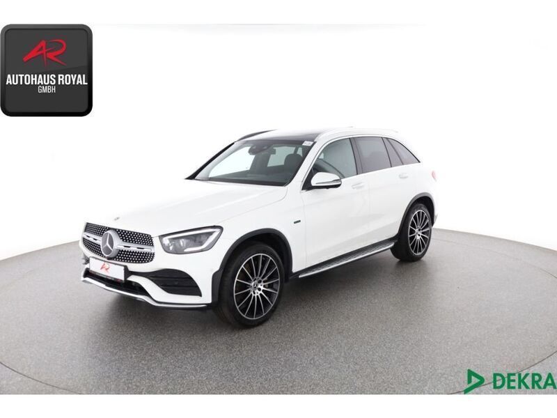 Weiss Gebraucht 2021 Mercedes GLC300e AMG SUV | 42.879 € (Teuer) - Bild 1/4