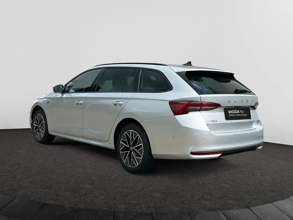 Gebraucht Skoda Octavia Tour 150 PS (110 kW) 2025 Silber Kombi