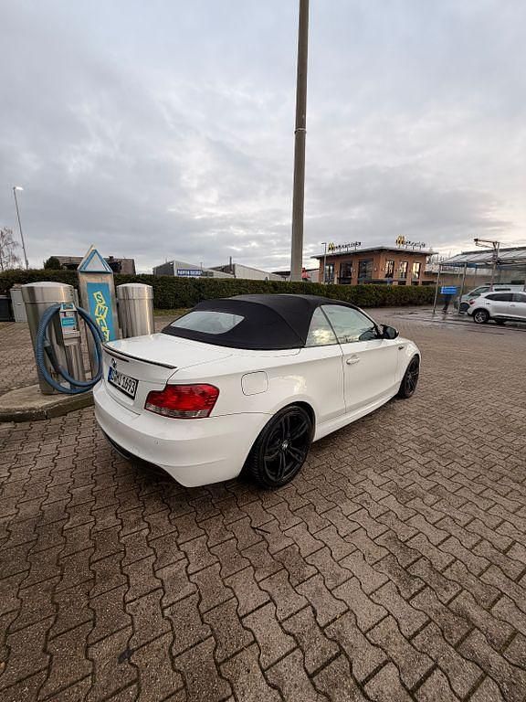 Gebraucht BMW 120 Cabriolet M Sport 184 PS (135 kW) 2011 Weiß Cabrio