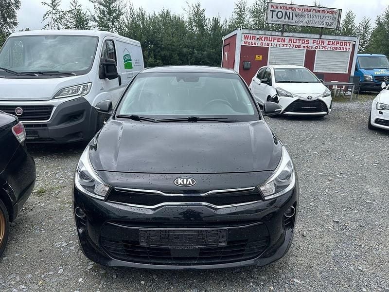 Schwarz Gebraucht 2017 Kia Rio Platinum Edition Limousine | 6.400 € - Bild 1/4