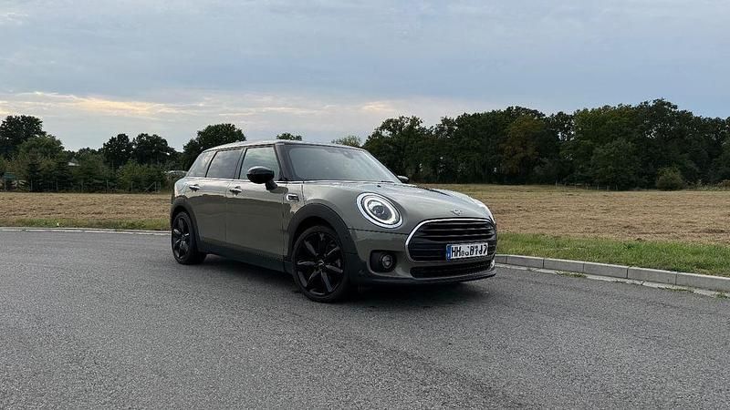Grau Gebraucht 2020 Mini Cooper Clubman Kombi | 20.500 € (Guter Preis) - Bild 1/4
