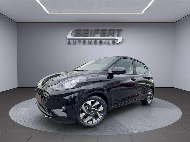 Phantom black / met Neu 2025 Hyundai i10 Trend Kleinwagen | 17.290 € (Fairer Preis) - Bild 1/4