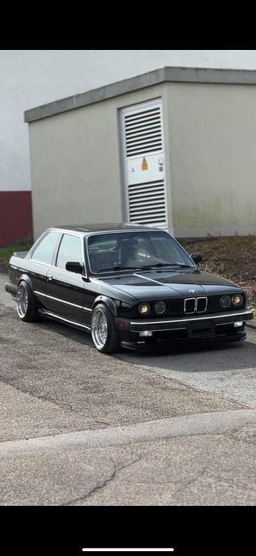 Używany BMW 325 129 KM (94 kW) 1984 Czarny Coupe