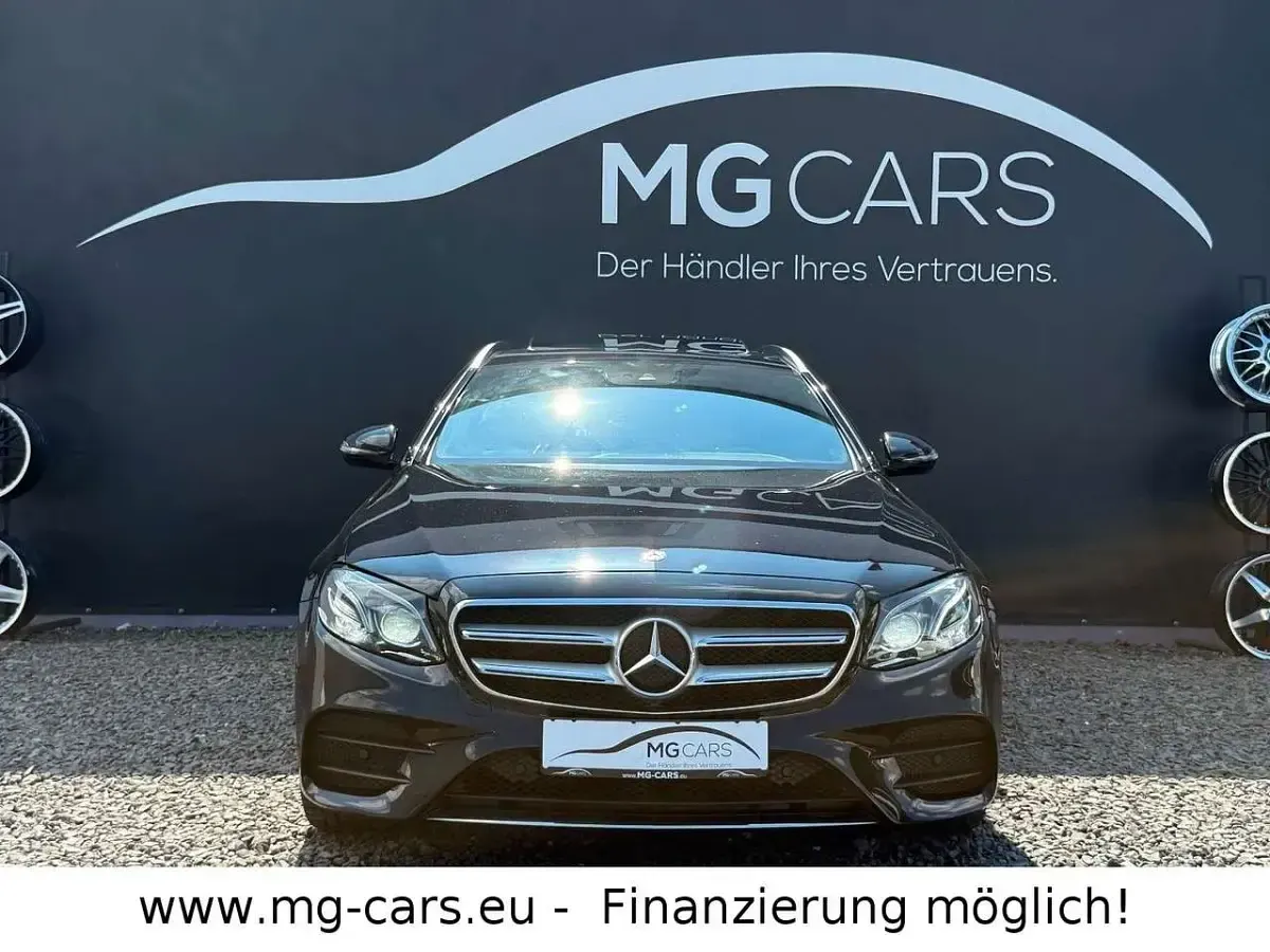 Gebraucht Mercedes E220 AMG line 194 PS (142 kW) 2017 Obsidianschwarz Kombi