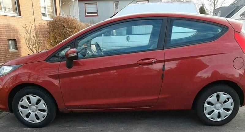 Gebraucht Ford Fiesta Trend 60 PS (44 kW) 2010 Orange Kleinwagen