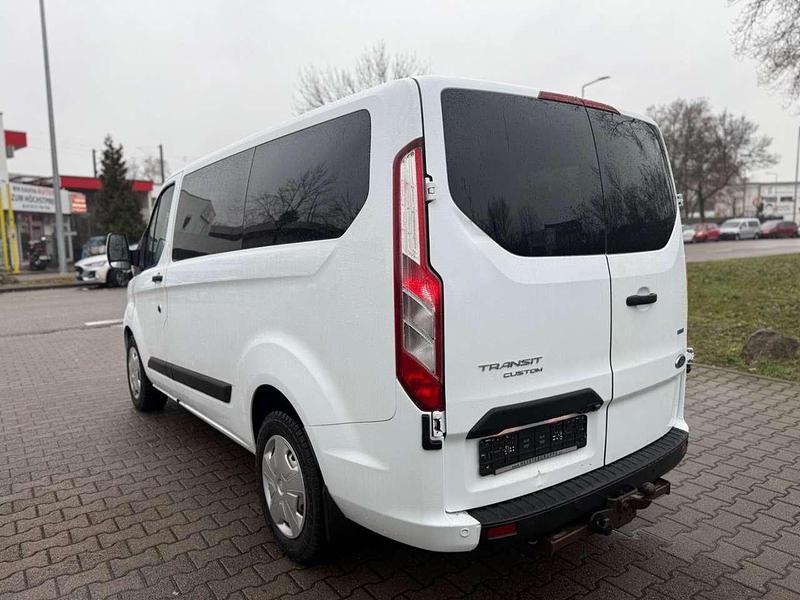 Gebraucht Ford Transit 131 PS (96 kW) 2018 Frozen white Kombi