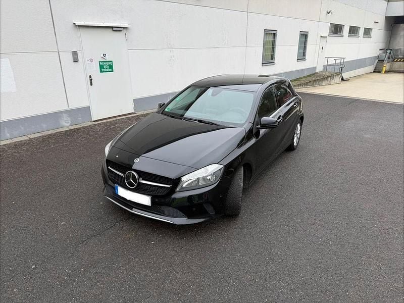 Gebraucht Mercedes A200 Style 156 PS (114 kW) 2018 Schwarz Limousine