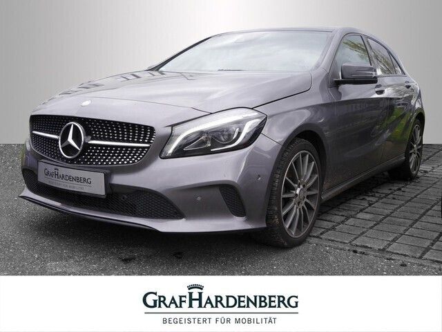 Grau Gebraucht 2016 Mercedes A200 Kleinwagen | 20.888 € (Teuer) - Bild 1/4