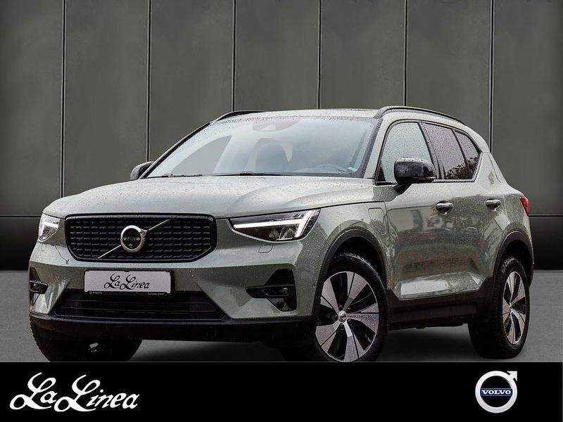 Grün Gebraucht 2023 Volvo XC40 Plus SUV | 38.890 € (Fairer Preis) - Bild 1/3