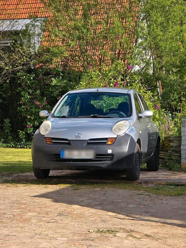 Silber Gebraucht 2003 Nissan Micra Kleinwagen | 800 € (Superpreis) - Bild 1/4