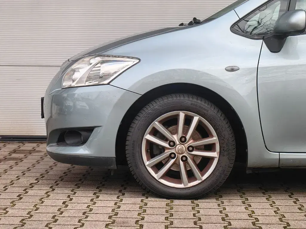 Gebraucht Toyota Auris Sol 132 PS (97 kW) 2009 Blau Kleinwagen