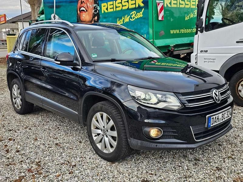 Gebraucht VW Tiguan Sport 140 PS (102 kW) 2012 Deep black perleffekt SUV