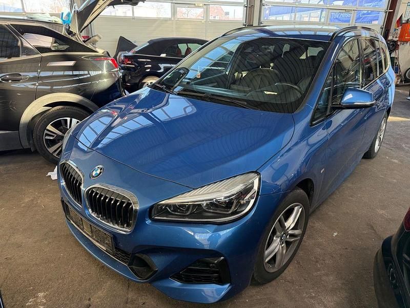 Blau Gebraucht 2019 BMW 220 Gran Tourer M Sport Van / Kleinbus | 13.900 € (Guter Preis) - Bild 1/4