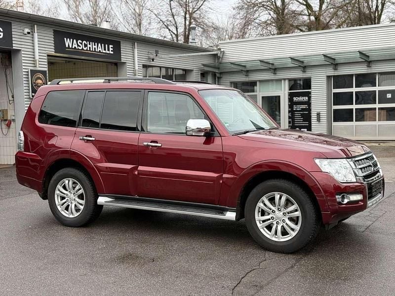 Rot Gebraucht 2017 Mitsubishi Pajero SUV | 22.990 € (Superpreis) - Bild 1/2