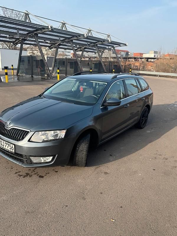 Gebraucht Skoda Octavia 150 PS (110 kW) 2016 Andere farben Kleinwagen