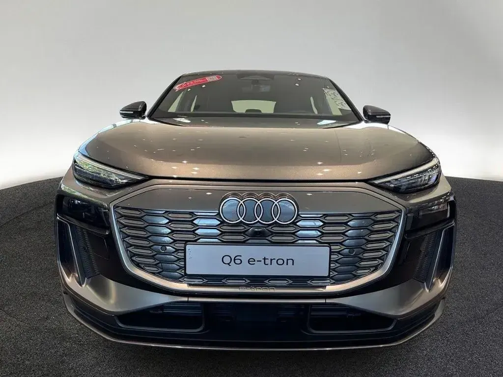 Neu Audi Q6 Sportback e-tron Performance 225 kW (306 PS) 2026 Grau SUV