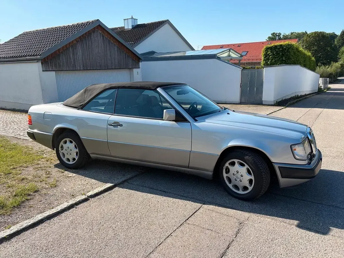 Gebraucht Mercedes 300 Sportline 220 PS (161 kW) 1992 Silber Cabrio