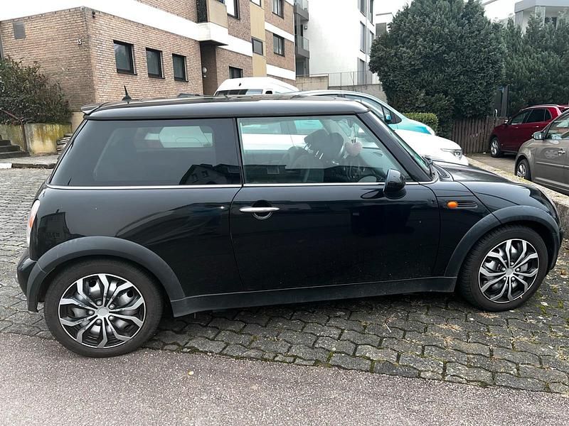 Gebraucht Mini Cooper 90 PS (66 kW) 2003 Schwarz Kleinwagen
