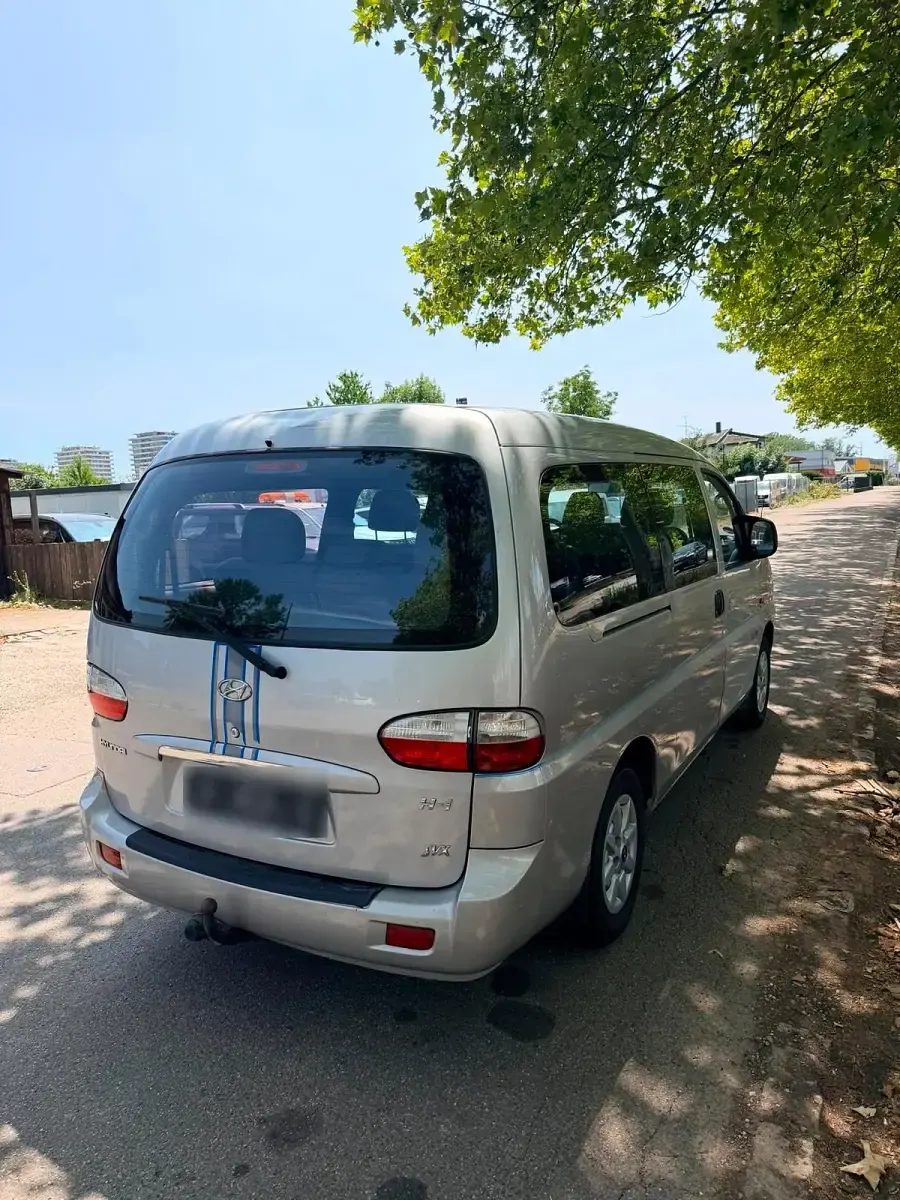 Gebraucht Hyundai H-1 140 PS (102 kW) 2006 Silber Van / Kleinbus