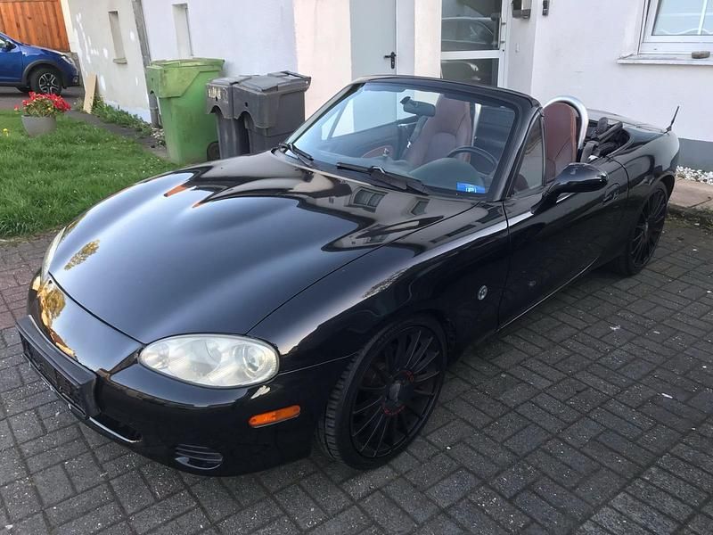 Second-hand Mazda MX5 110 CP (80 kW) 2002 Negru Cabrio