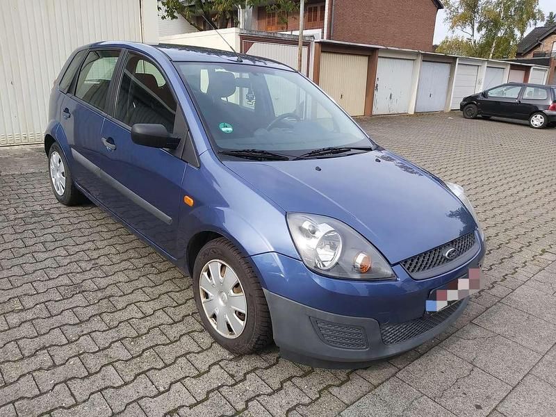 Gebraucht Ford Fiesta Ambiente 69 PS (50 kW) 2006 Blau metallic Kleinwagen