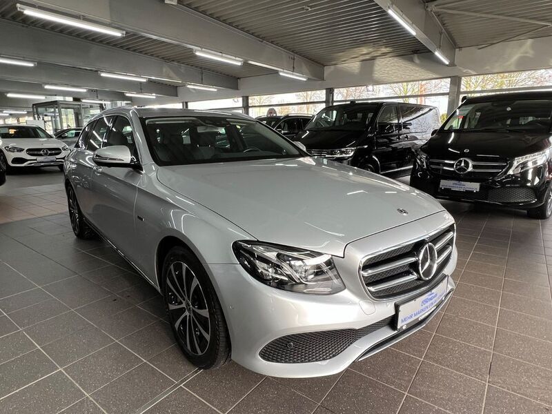 Gebraucht Mercedes E300 Avantgarde 306 PS (225 kW) 2019 Iridiumsilber Kombi