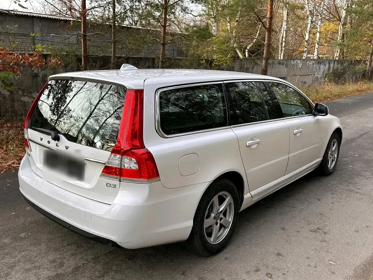Gebraucht Volvo V70 150 PS (110 kW) 2016 Weiß Kombi