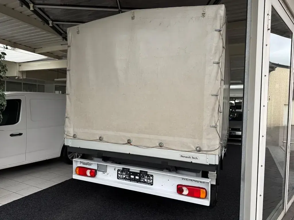 Gebraucht Renault Master 131 PS (96 kW) 2019 Weiß Van / Kleinbus