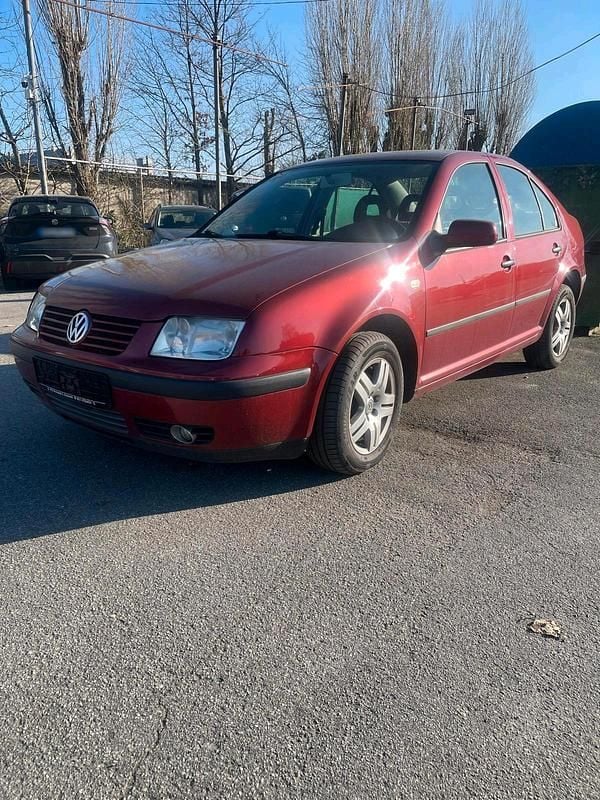 Usado VW Bora 101 HP (74 kW) 2000 Vermelho Sedan