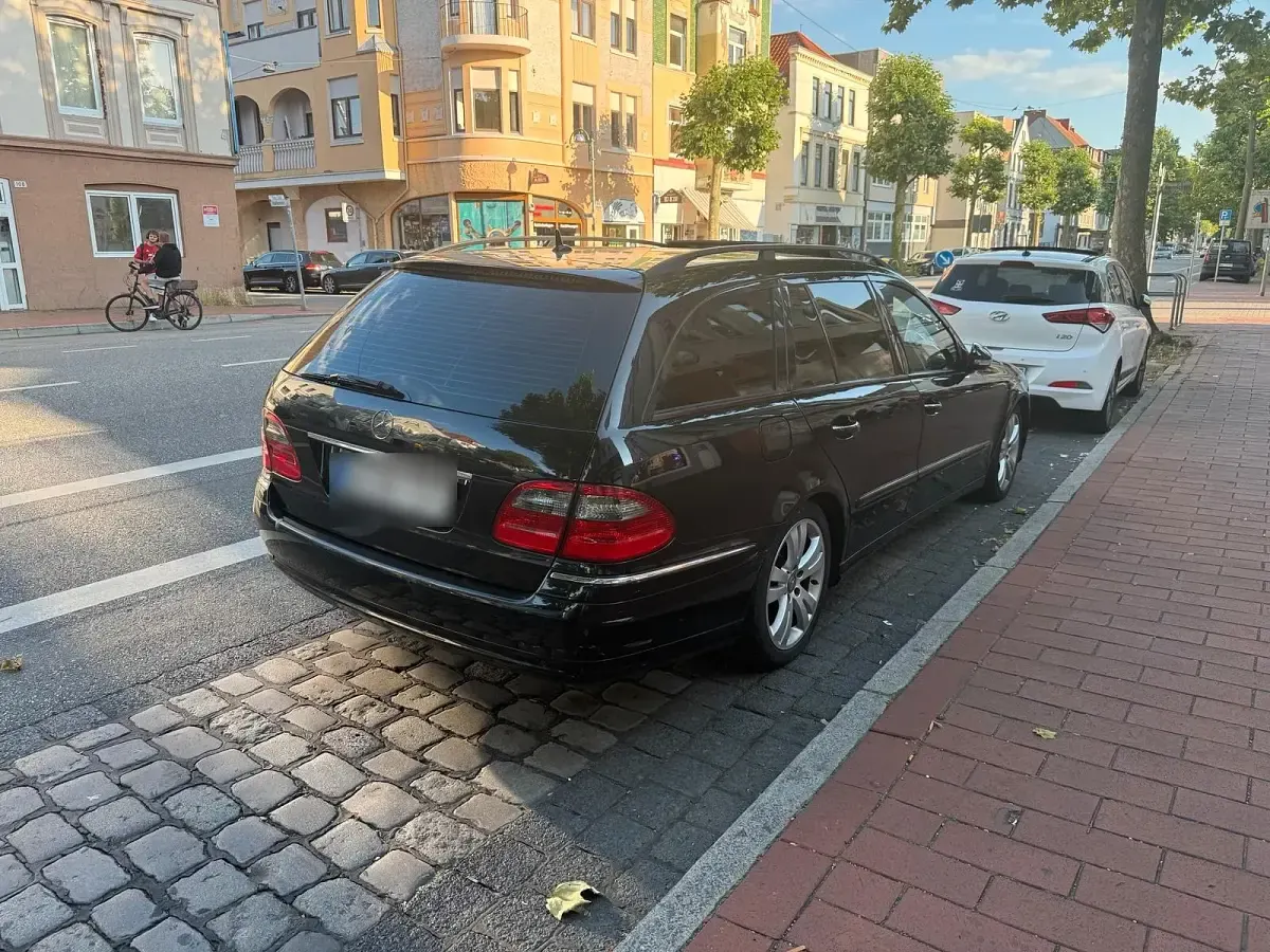 Gebraucht Mercedes E320 224 PS (164 kW) 2006 Schwarz Kombi