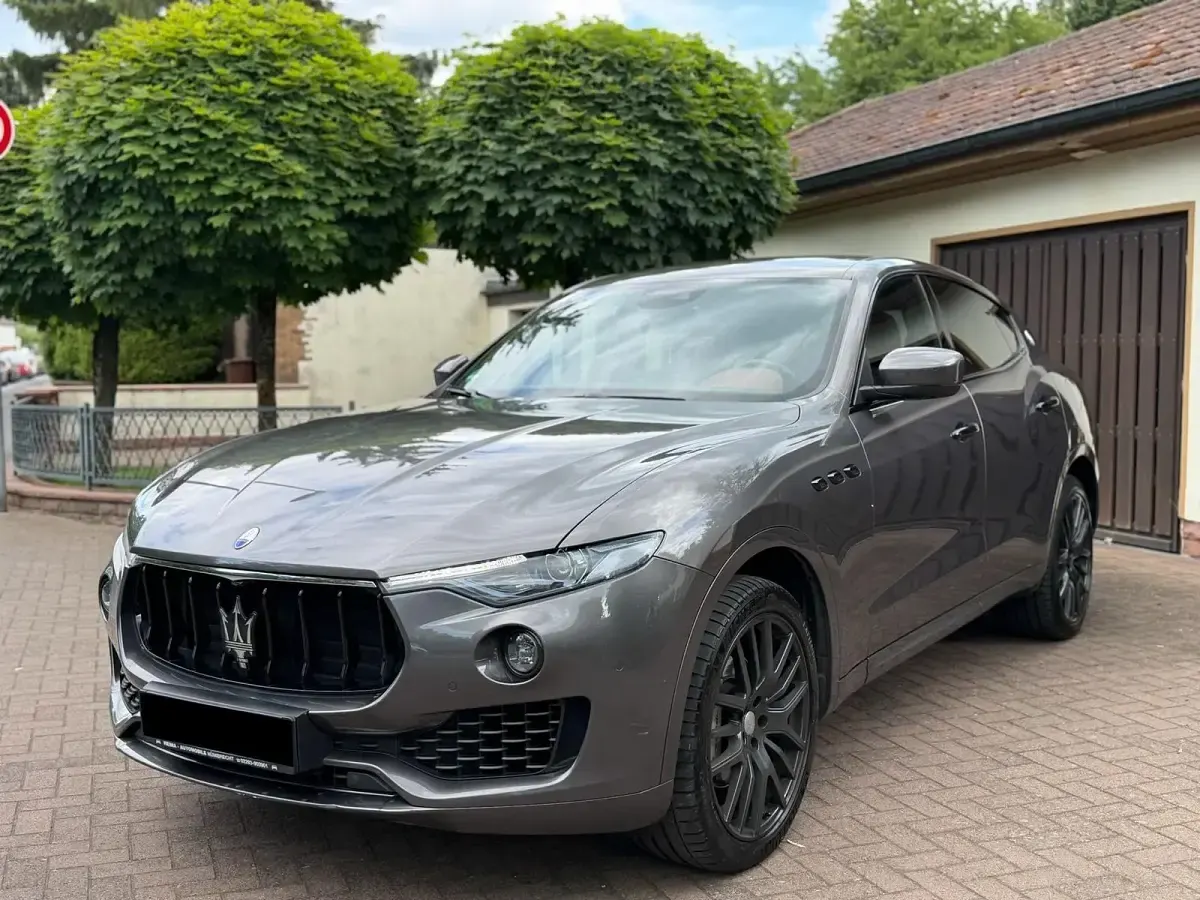 Gebraucht Maserati Levante 275 PS (202 kW) 2017 Grau SUV