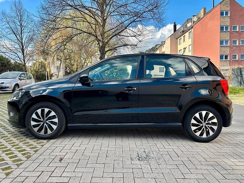 Gebraucht VW Polo Comfortline 75 PS (55 kW) 2014 Schwarz Kleinwagen