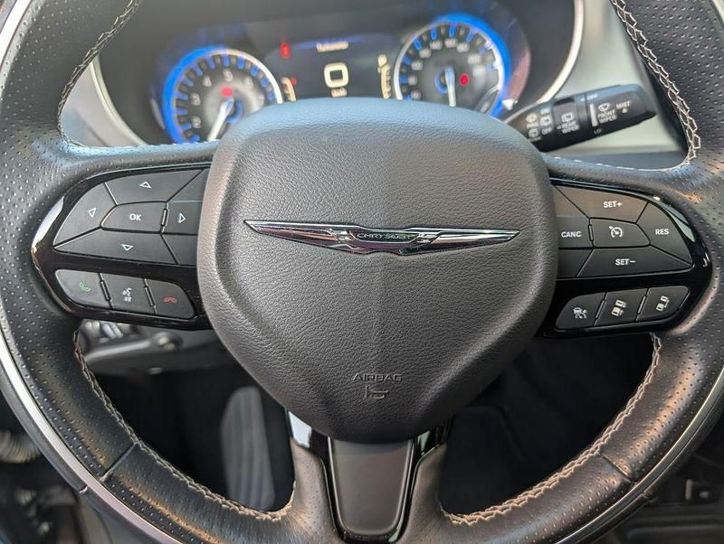 Gebraucht Chrysler Pacifica Limited 291 PS (214 kW) 2018 Schwarz Van / Kleinbus