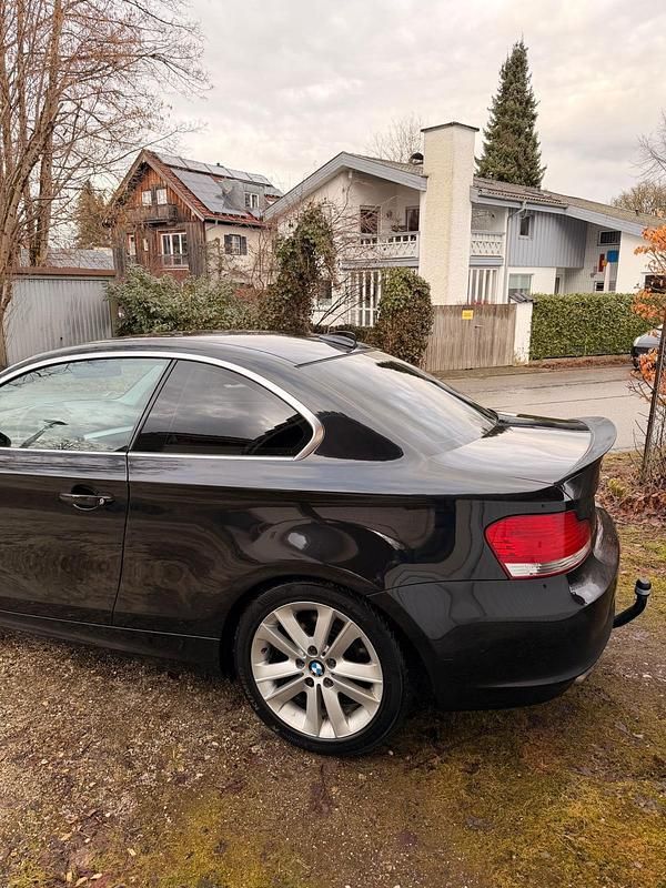 Gebraucht BMW 118 Coupé 140 PS (102 kW) 2010 Schwarz Coupé
