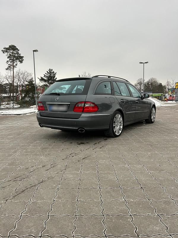 Gebraucht Mercedes E280 Avantgarde 190 PS (139 kW) 2008 Grau Kombi