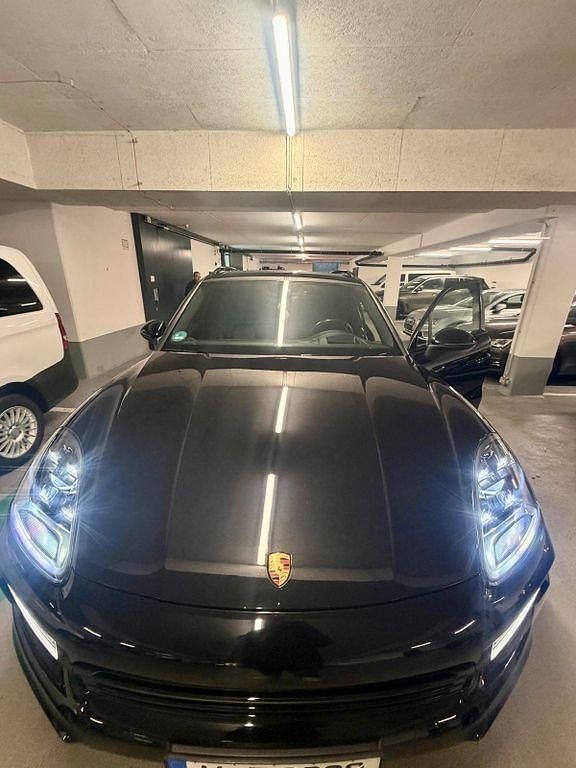 Gebraucht Porsche Cayenne 441 PS (324 kW) 2019 Schwarz SUV