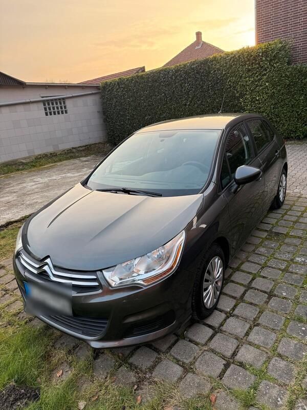 Gebraucht 2011 Citroën C4 Limousine | 4.000 € - Bild 1/4