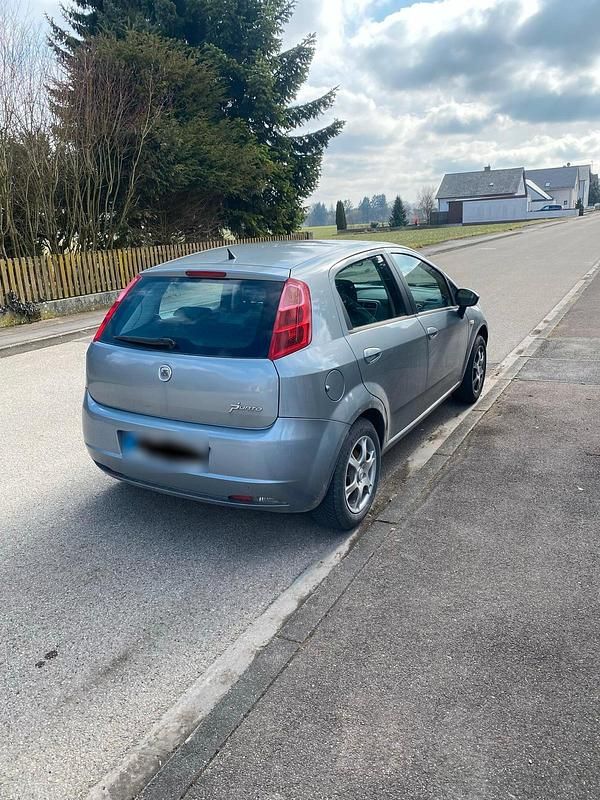 Gebraucht Fiat Punto 77 PS (56 kW) 2009 Grau Kleinwagen