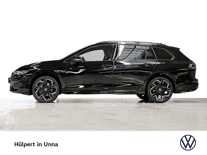 Neu VW Golf VIII R-line 150 PS (110 kW) 2025 Grenadillschwarz metallic Kombi