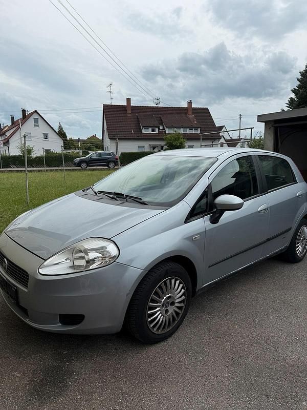 Silber Gebraucht 2005 Fiat Punto Kleinwagen | 2.000 € (Fairer Preis) - Bild 1/4