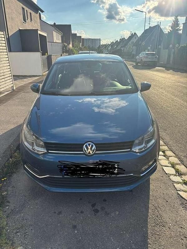 Blau Gebraucht 2017 VW Polo Sound Limousine | 6.600 € (Guter Preis) - Bild 1/4