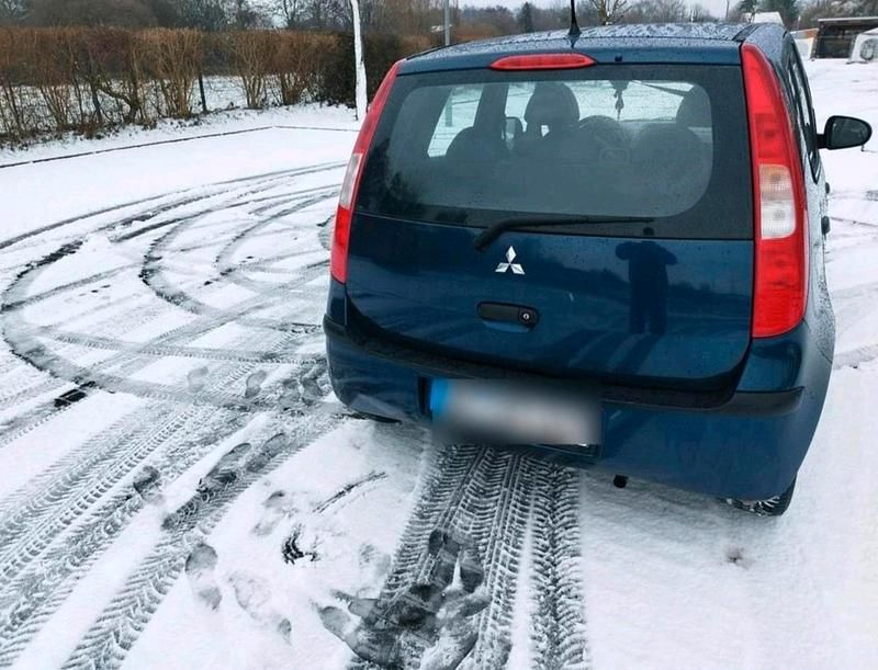 Gebraucht Mitsubishi Colt 75 PS (55 kW) 2006 Blau Kleinwagen