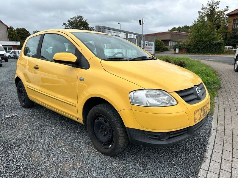 Gebraucht VW Fox Refresh 54 PS (39 kW) 2010 Gelb Kleinwagen