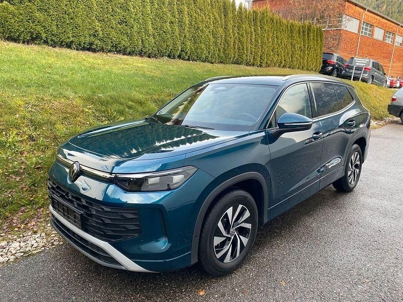 Blau Gebraucht 2025 VW Tayron SUV | 39.700 € (Superpreis) - Bild 1/4