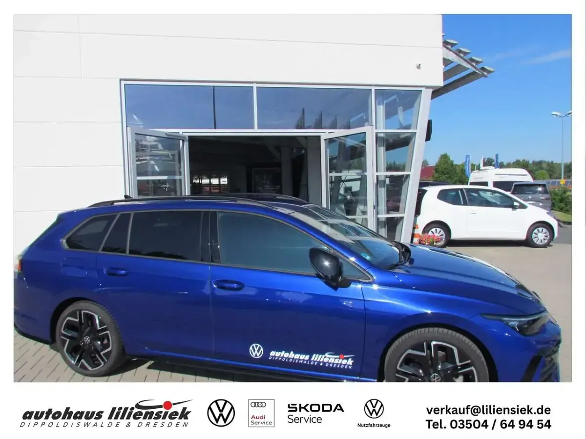 Gebraucht VW Golf VIII R-line 204 PS (150 kW) 2025 Blau Kombi