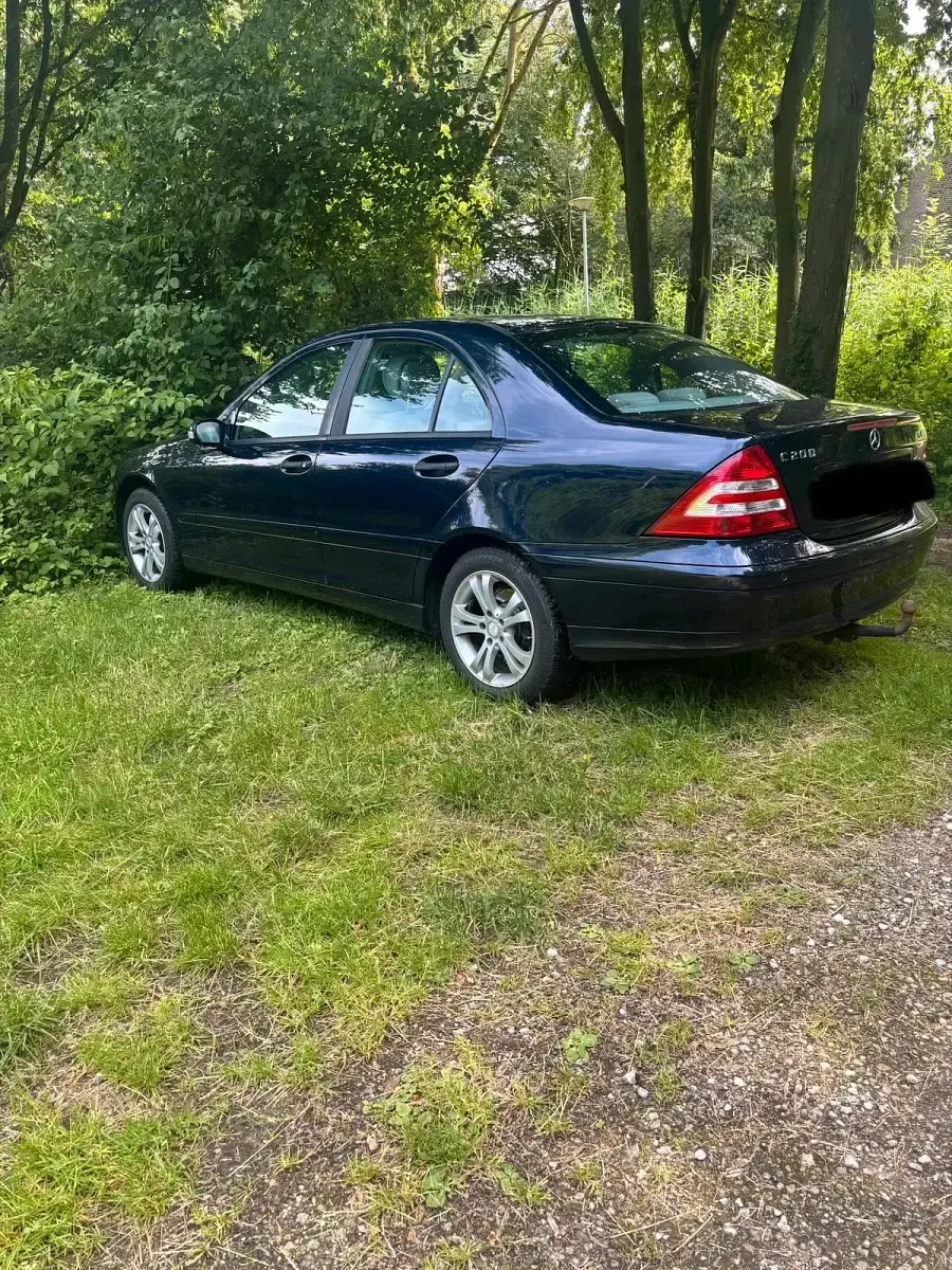 Gebraucht Mercedes C200 122 PS (89 kW) 2006 Blau Limousine