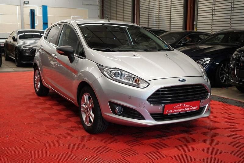Gebraucht Ford Fiesta 125 PS (91 kW) 2017 Silber Kleinwagen