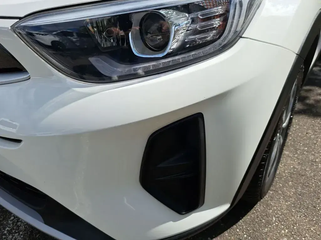 Gebraucht Kia Stonic Spirit 101 PS (74 kW) 2022 Weiß SUV